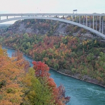 Bridge from United States to Canada